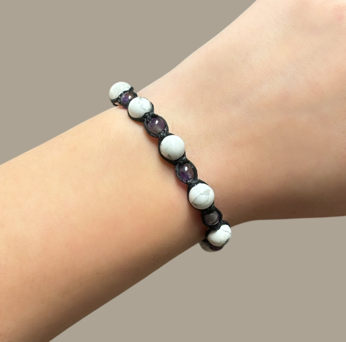 Howlite & Amethyst Macrame Bracelet