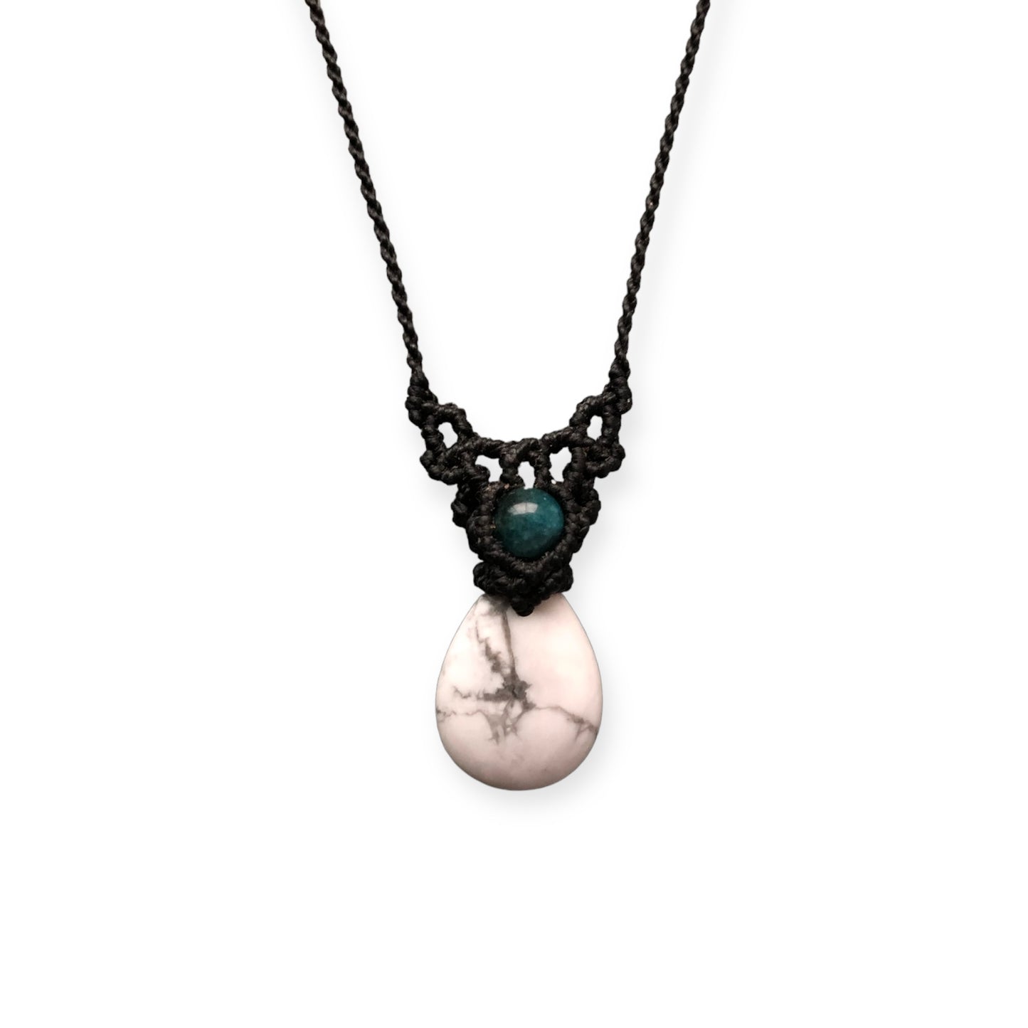 Howlite & Apatite Macrame Necklace