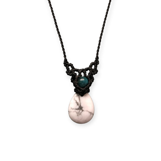 Howlite & Apatite Macrame Necklace